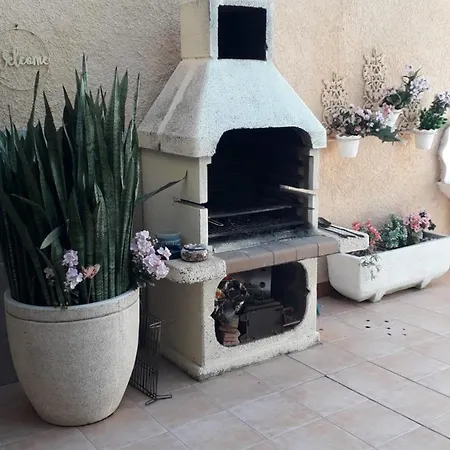 Apartamento En Con Piscina 100 M De La Playa
